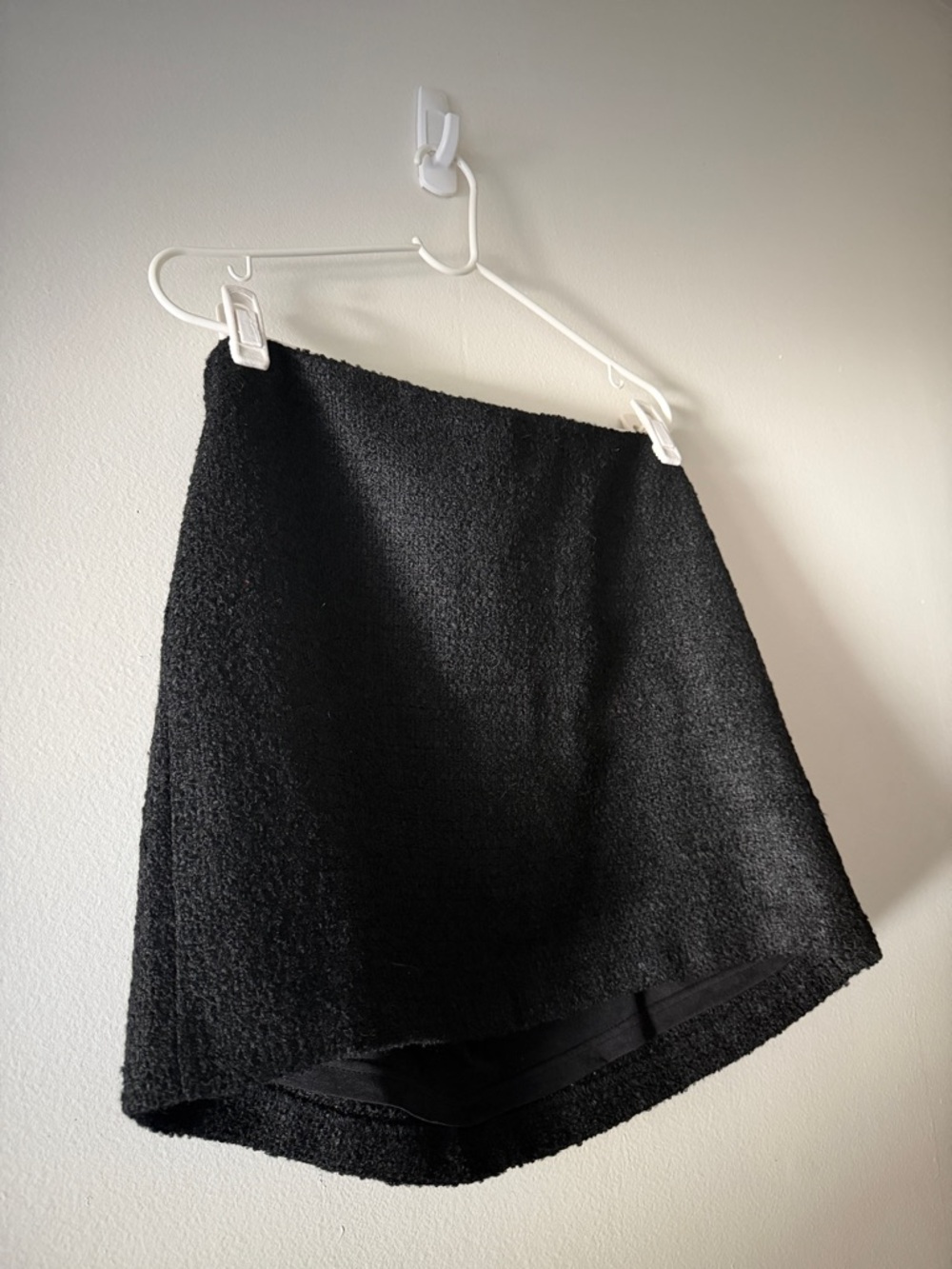 H&M Black Textured Mini Skirt